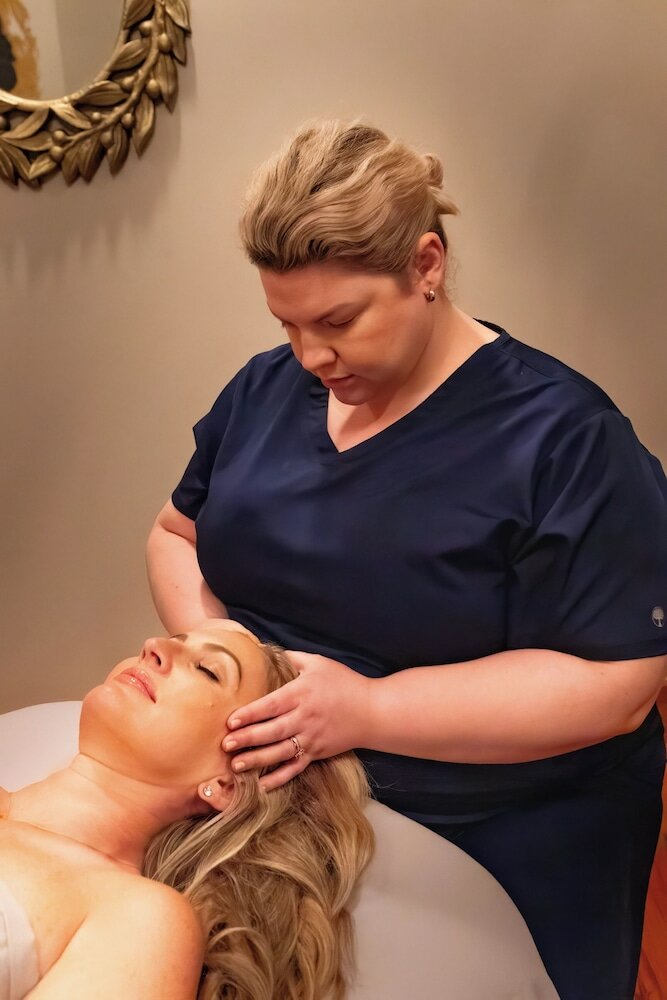 Фото Carriage House Hotel