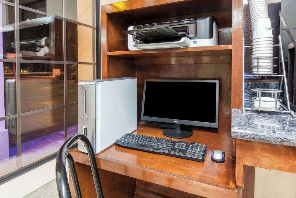 Фото Days Inn by Wyndham El Reno