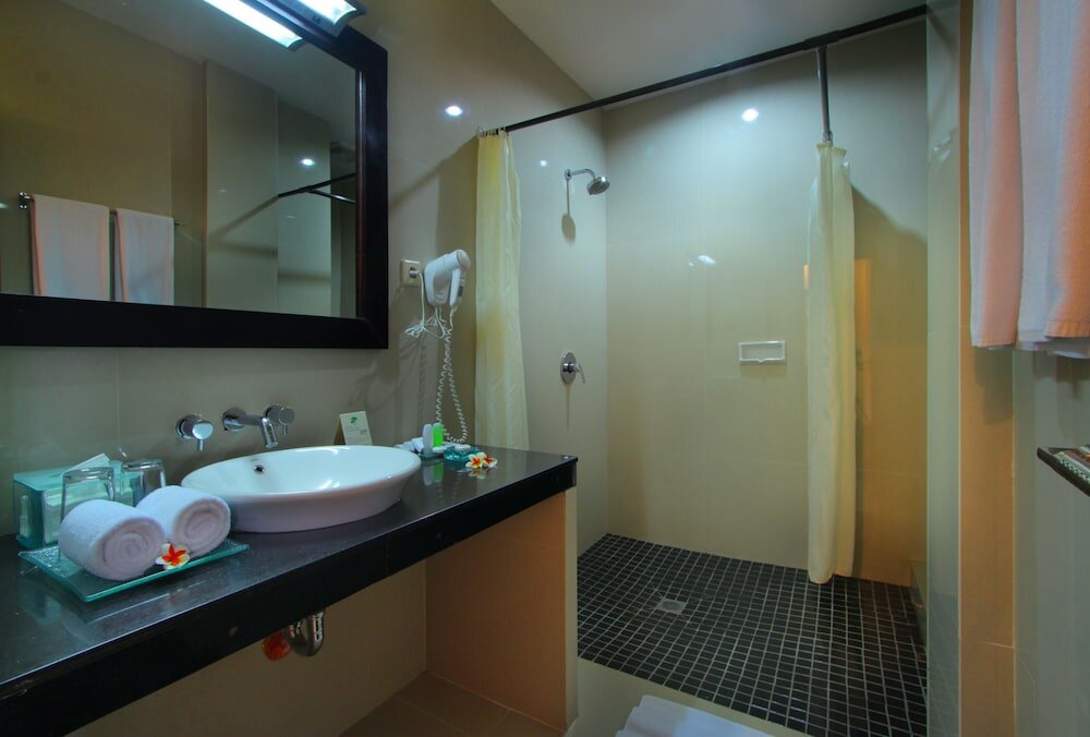 Фото Adi Dharma Hotel Legian