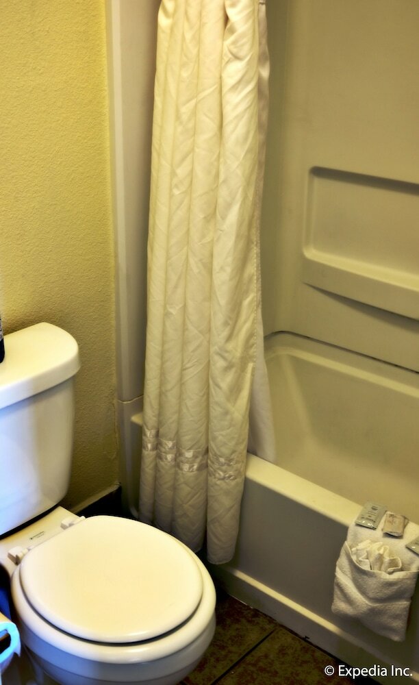 Фото Key Inn & Suites