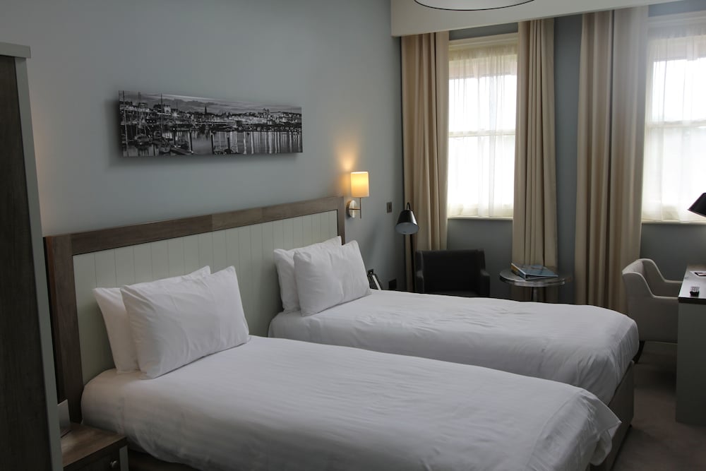 Фото Yarrow Hotel