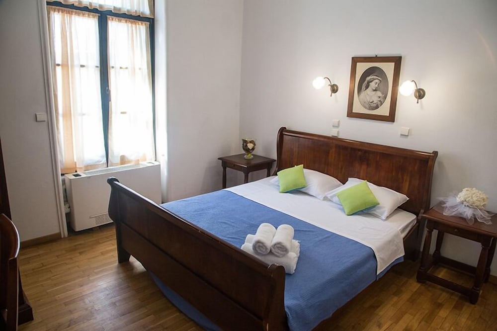 Фото Отель Ntouana