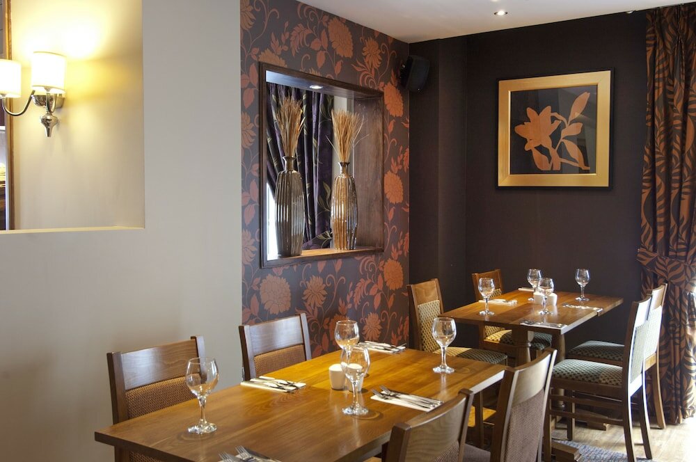 Фото Premier Inn London Ealing