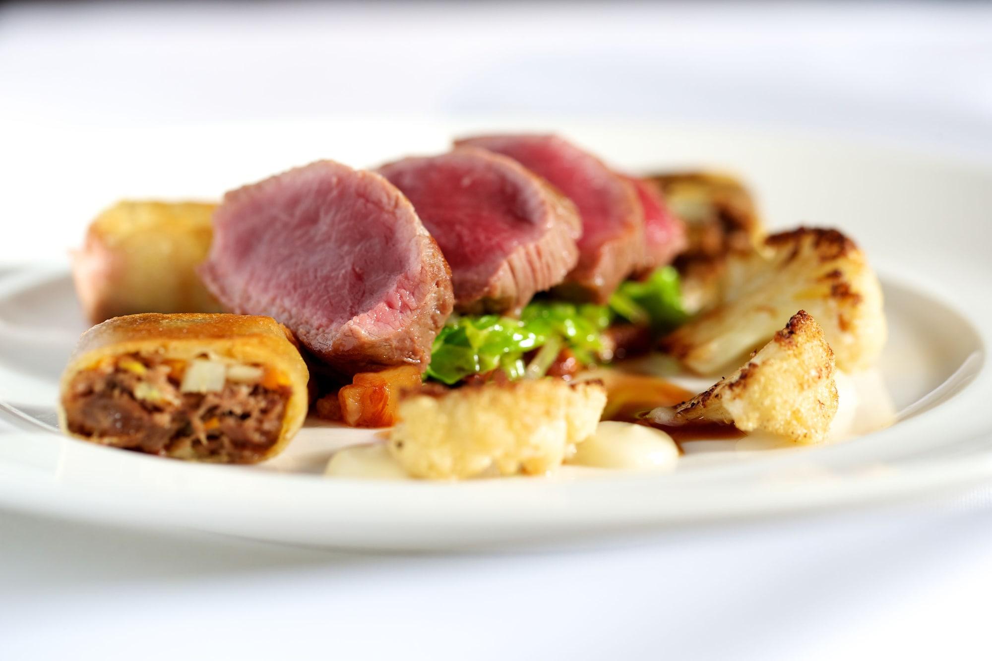 Фото The Feathers Hotel