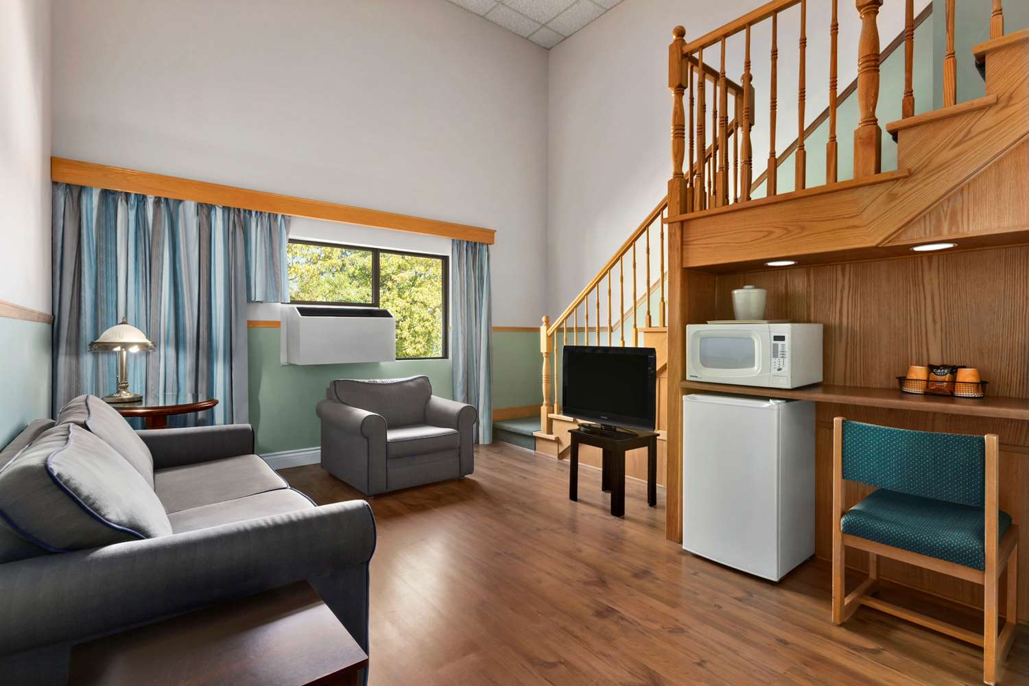 Фото Strata Hotel