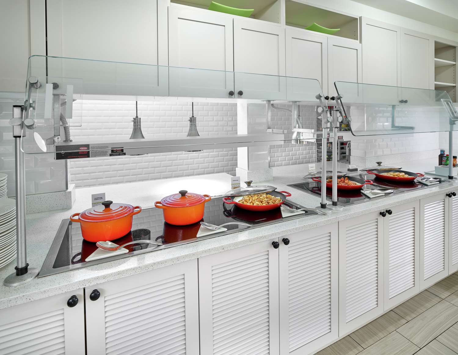 Фото DoubleTree by Hilton Edmonton Downtown