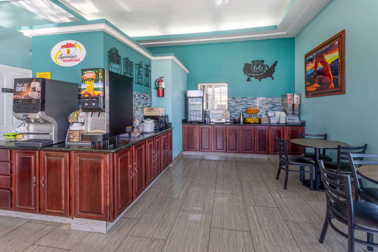 Фото Super 8 by Wyndham Conference Center NAU/Downtown