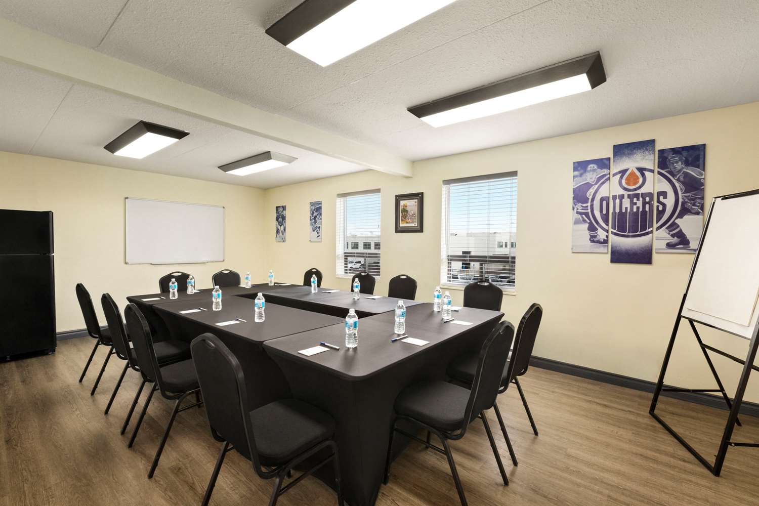 Фото Travelodge Edmonton West