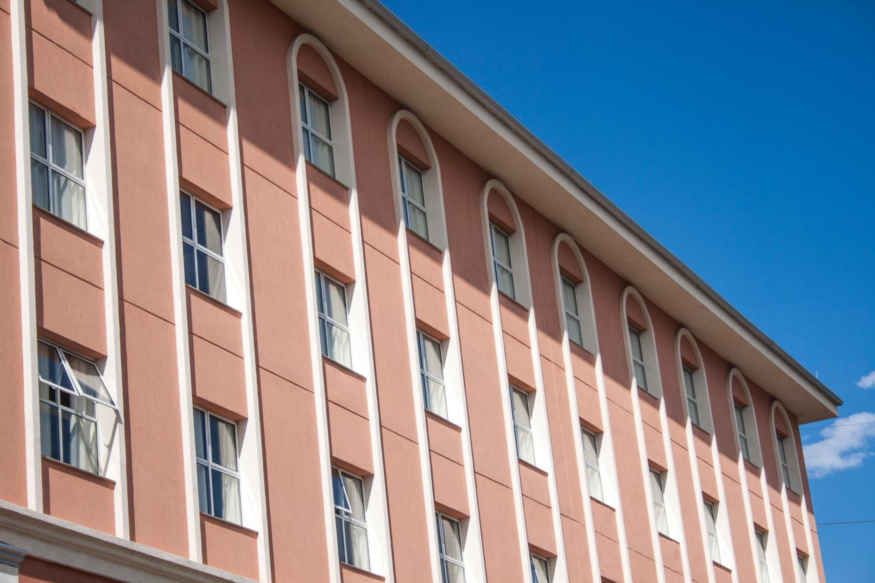 Фото The Hill Executive