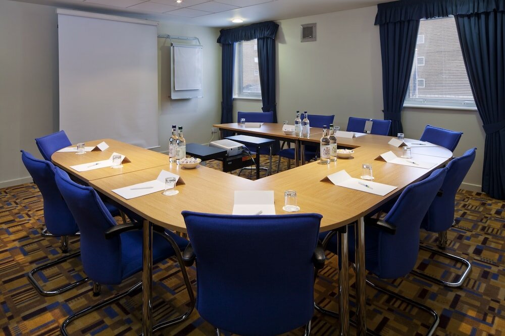 Фото Holiday Inn Express London - Limehouse, an Ihg Hotel