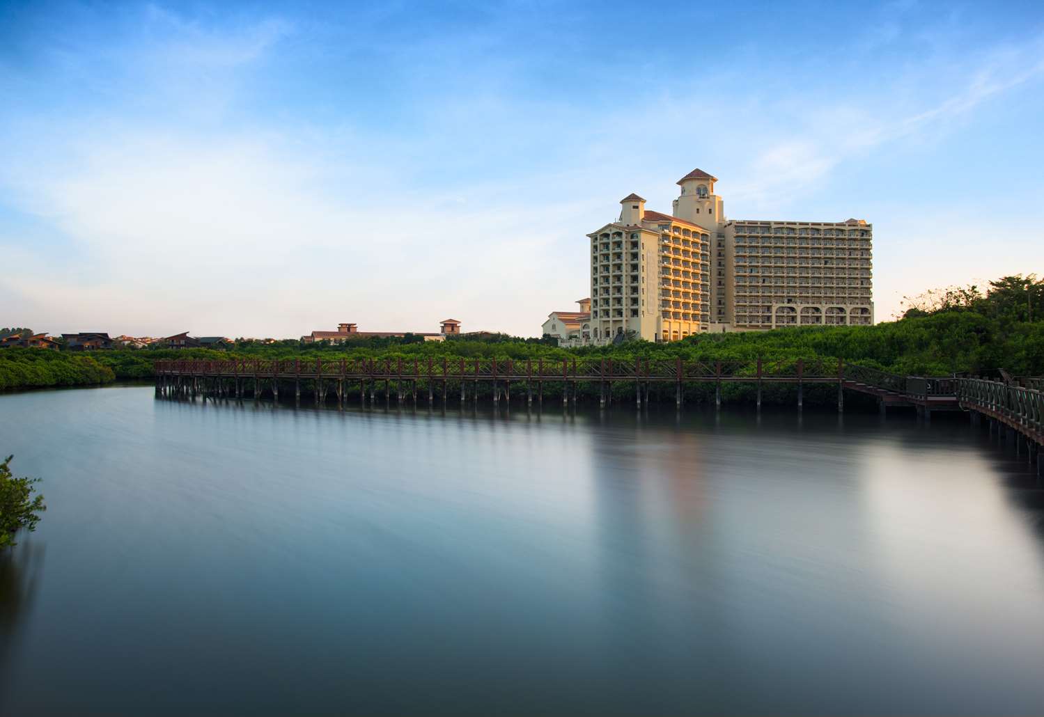Фото DoubleTree Resort by Hilton Hainan Chengmai