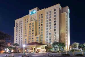 Гостиница La Quinta Inn & Suites by Wyndham San Antonio Riverwalk