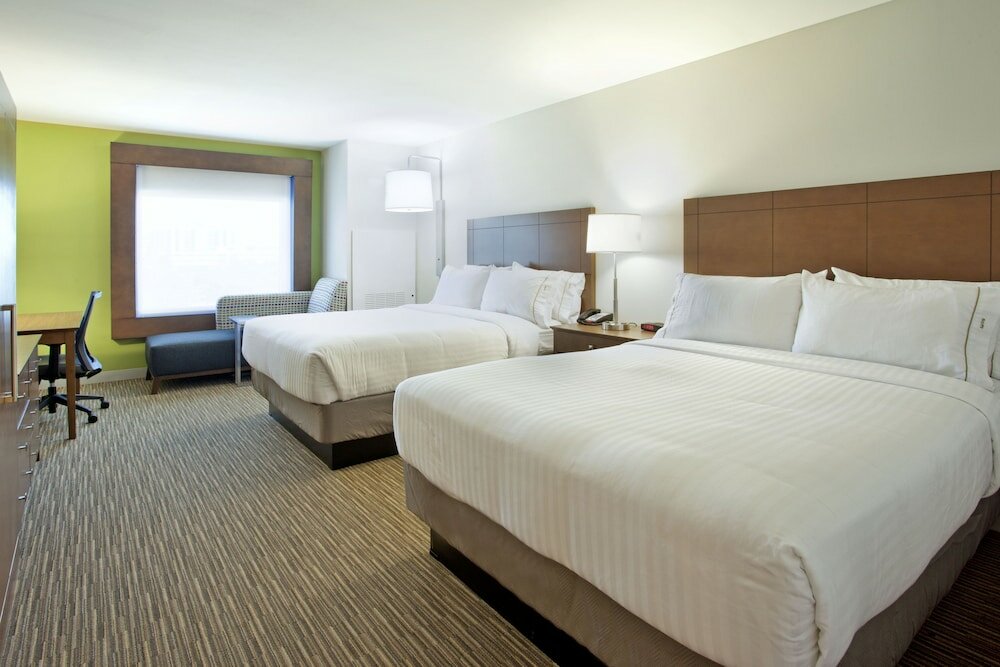 Фото Holiday Inn Express & Suites Austin Downtown - University, an Ihg Hotel