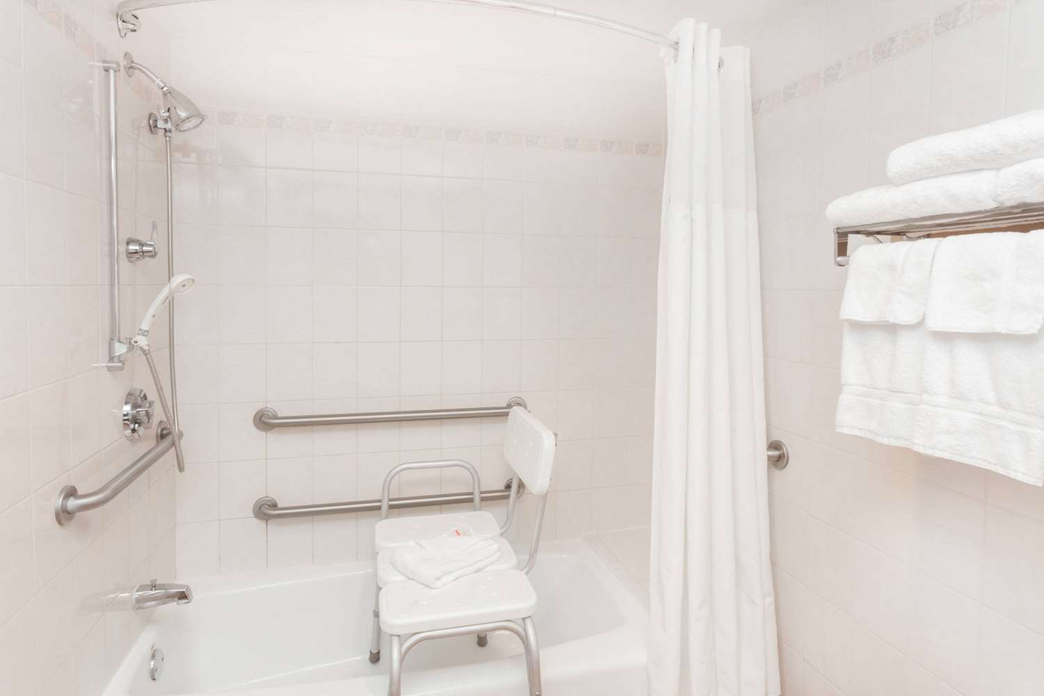 Фото Ramada Hotel & Conference Center by Wyndham Hammond