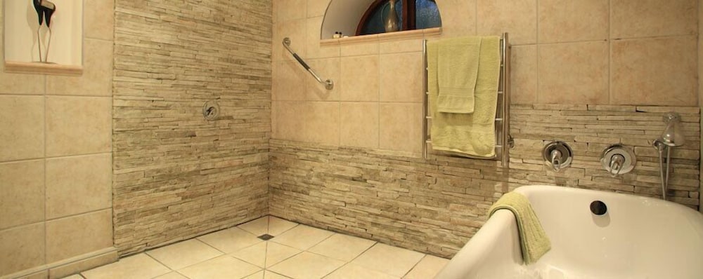 Фото Moontide Guest Lodge