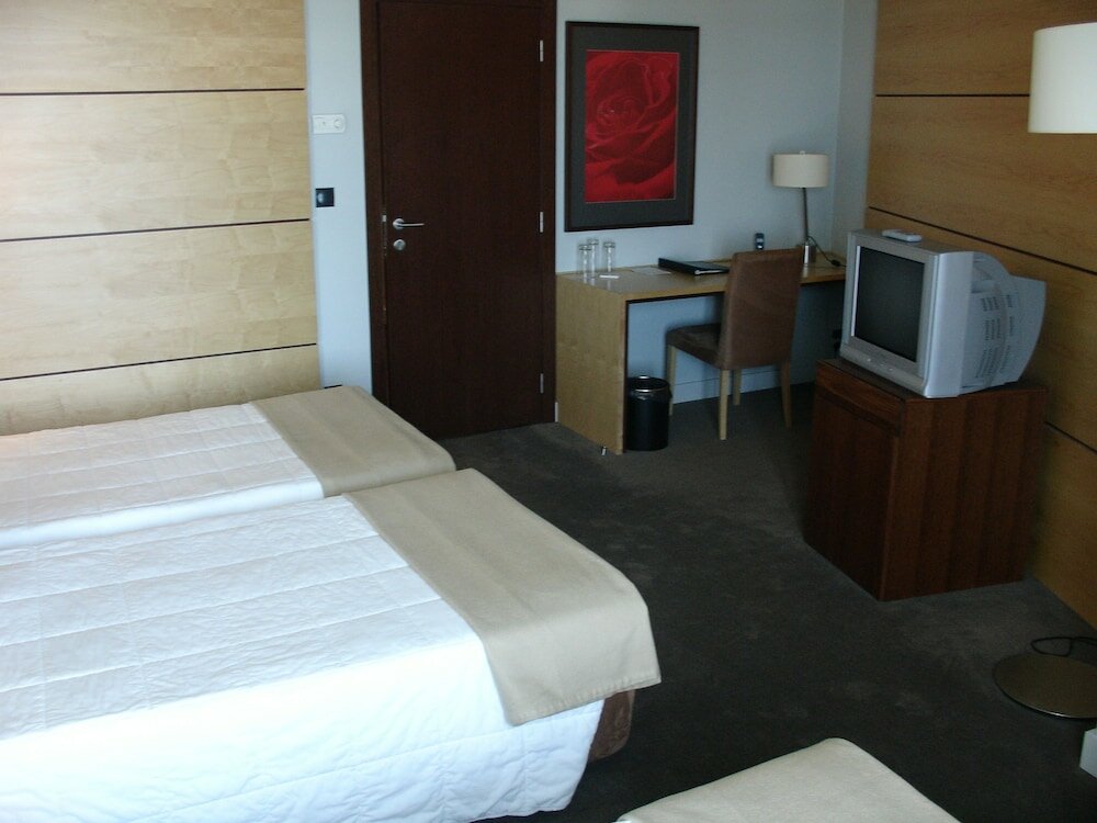 Фото VIP Executive Azores Hotel