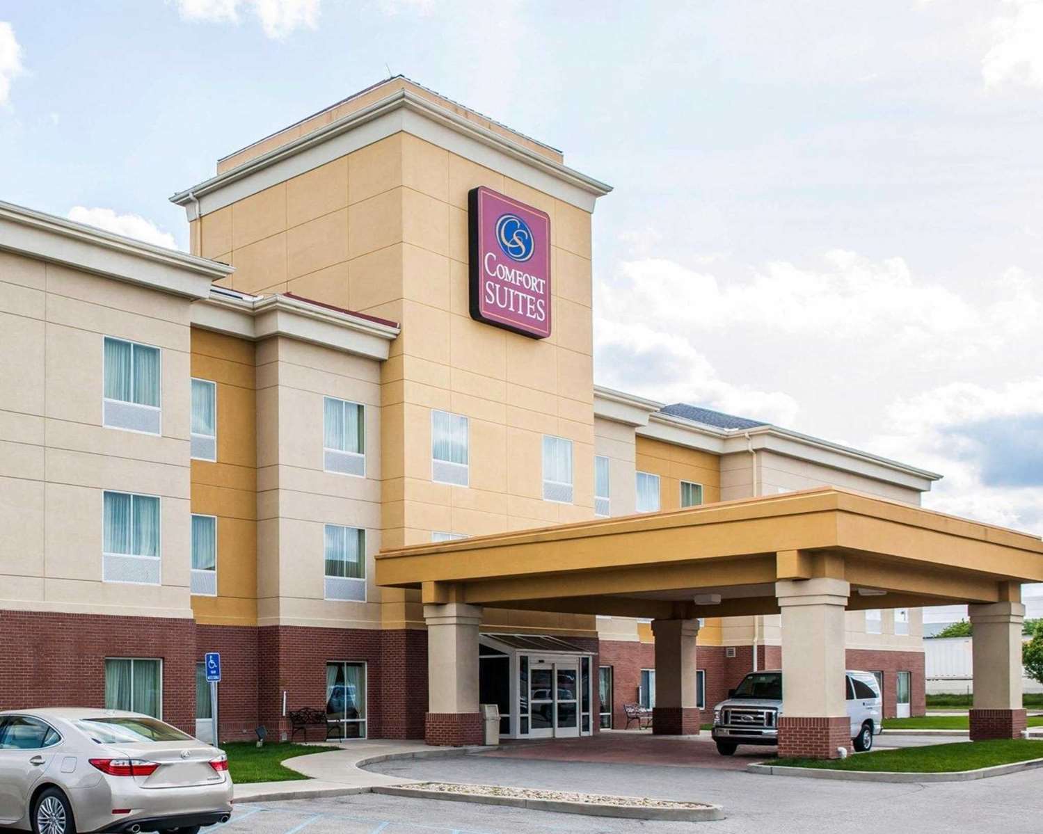 Фото Comfort Suites near Indianapolis Airport