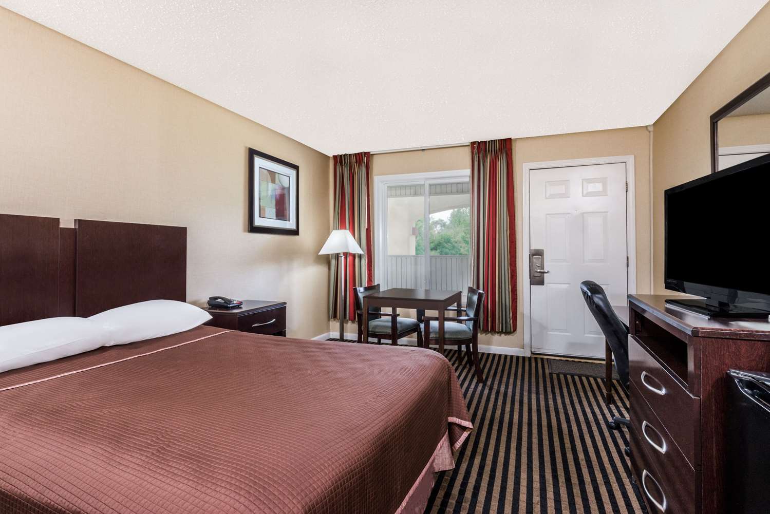 Фото Howard Johnson by Wyndham Rocky Hill