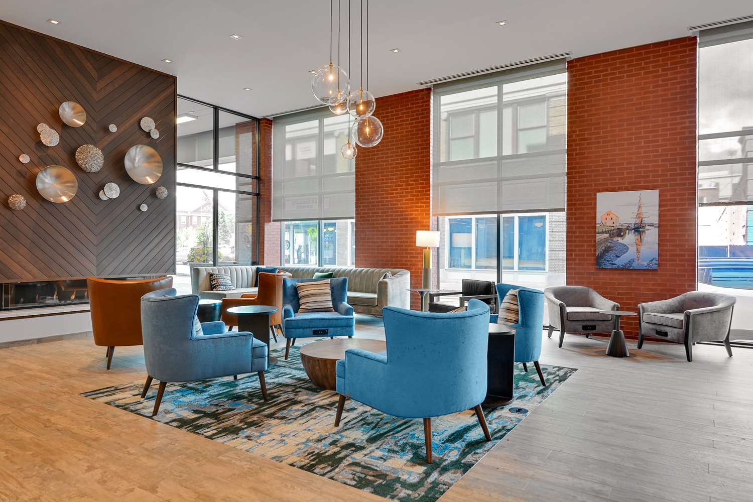 Фото Hampton Inn Salem Boston