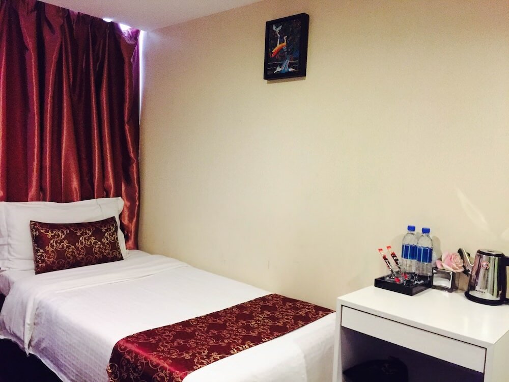 Фото California Hotel