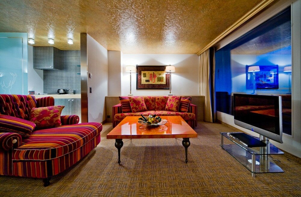 Фото Tschuggen Grand Hotel