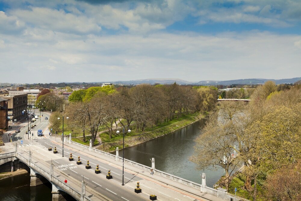 Фото Holiday Inn Cardiff City Centre