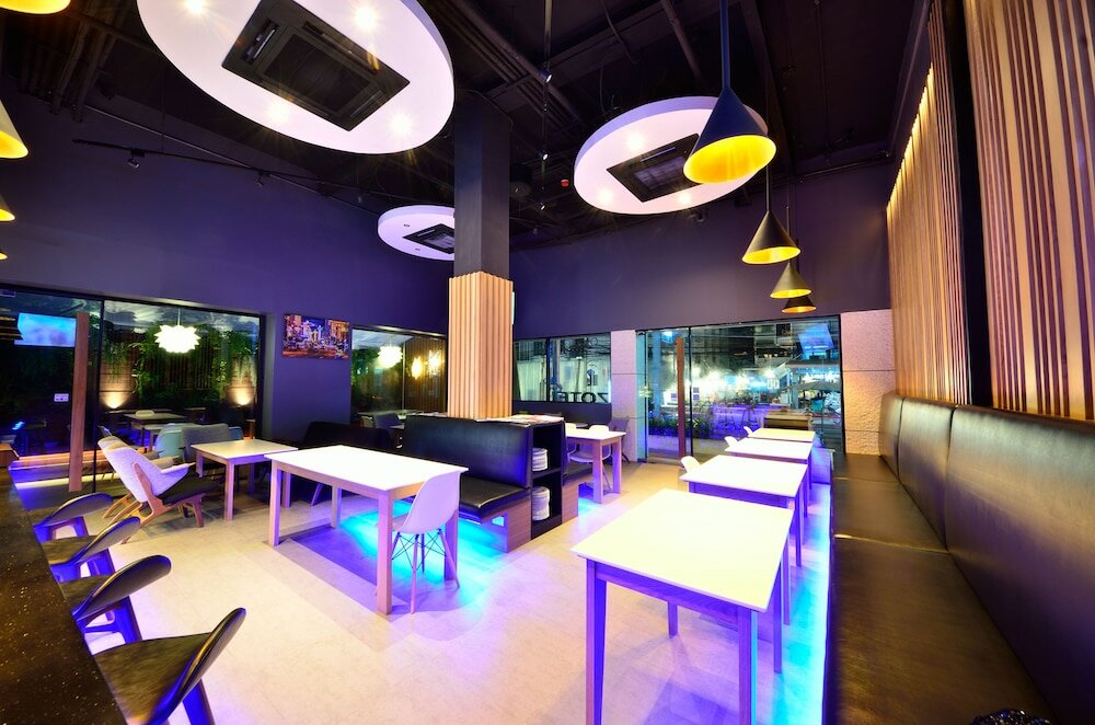 Фото Bizotel Premier Hotel & Residence