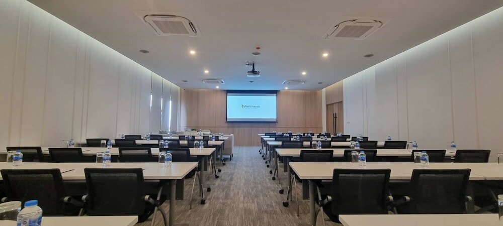 Фото Wellness Stay & Hotel Sukhumvit 107