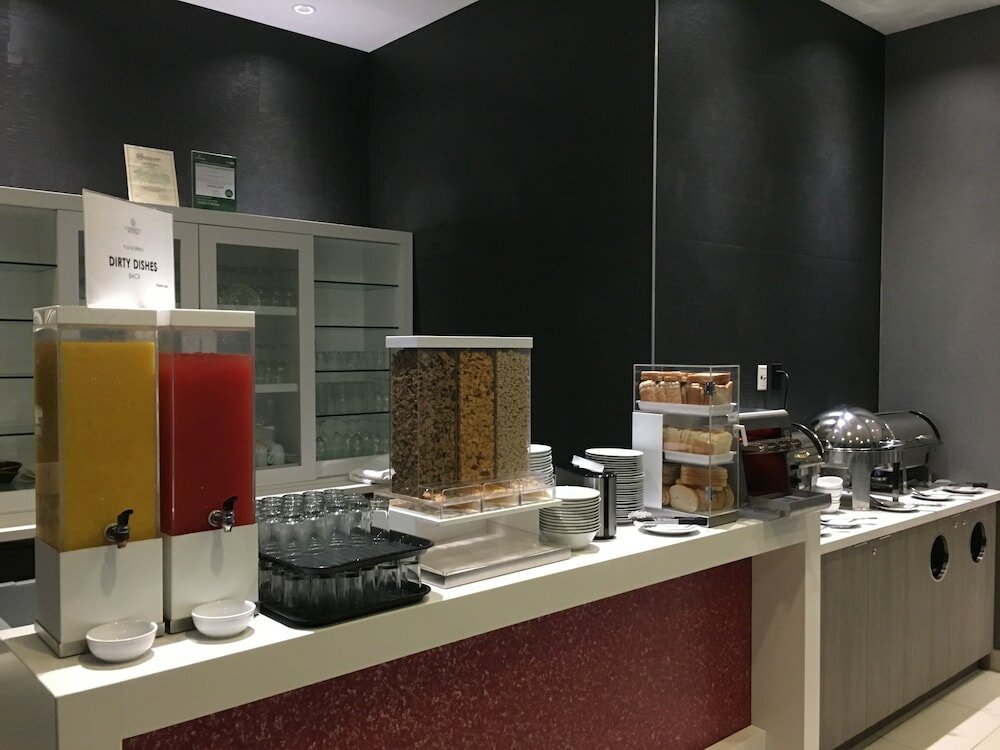 Фото Liberty Suites Hotel