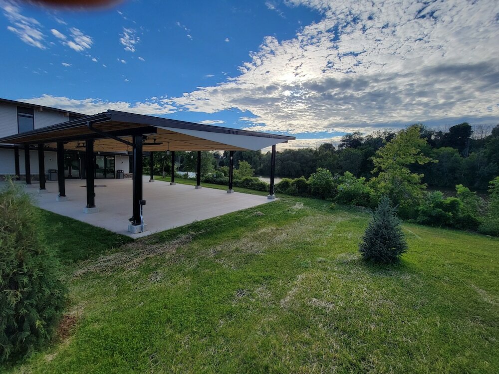 Фото Watershed Hotel