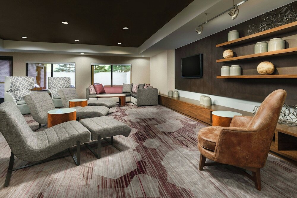 Фото Courtyard by Marriott Chicago Bloomingdale