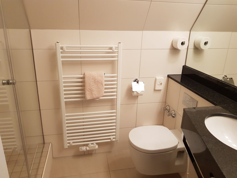 Фото Akzent Hotel Gut Hoeing