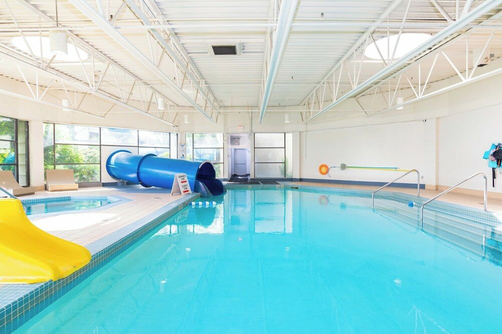 Фото Sandman Signature Vancouver Airport Hotel & Resort