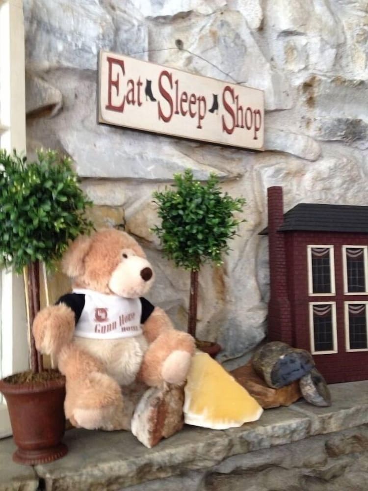 Фото Gunn House Hotel