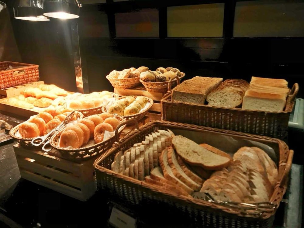 Фото Holiday Inn Bangkok Silom