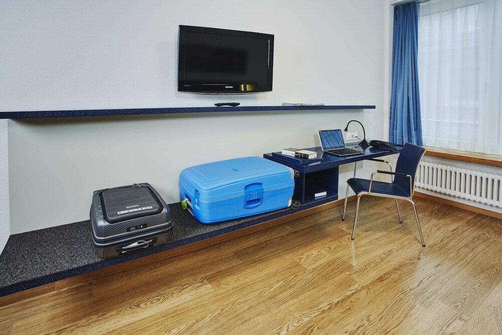 Фото Bristol Hotel