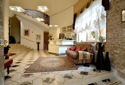 Внешний вид отеля Hotel Stockholm в Езоле, фото 2