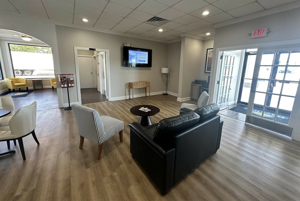 Фото Days Inn by Wyndham Adel I 75