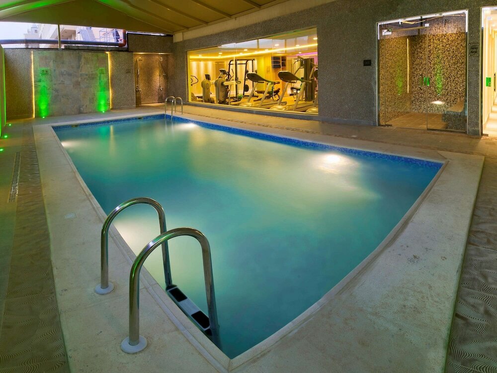 Фото Novotel Suites