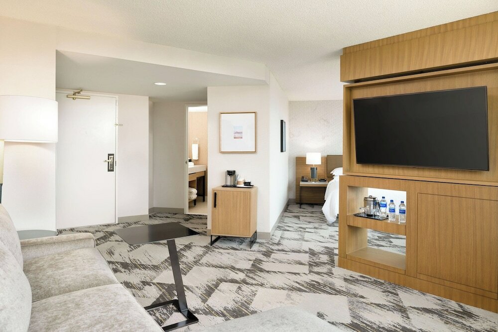 Фото Sheraton Cerritos Hotel