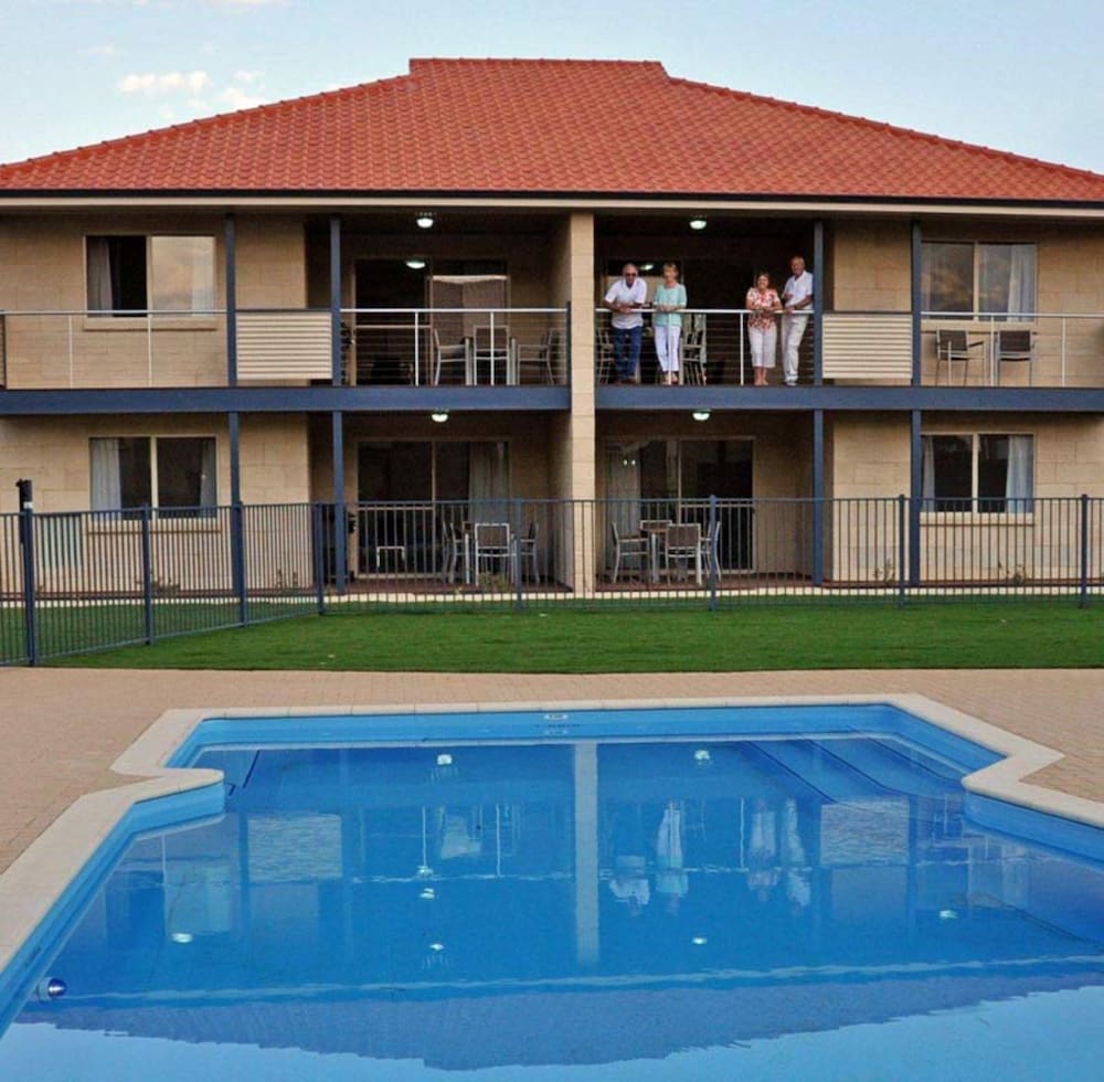 Фото Pinnacles Edge Resort