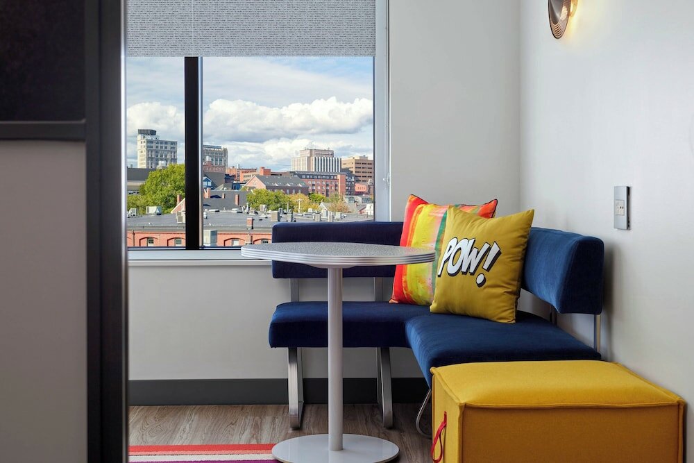 Фото Aloft Portland, Me