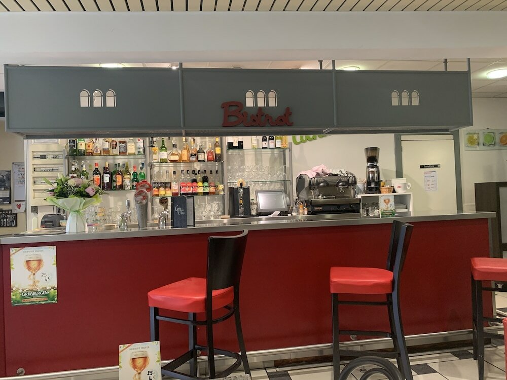 Фото Hôtel Les Commerçants