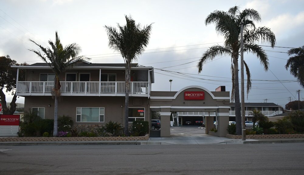 Фото Rockview Inn and Suites