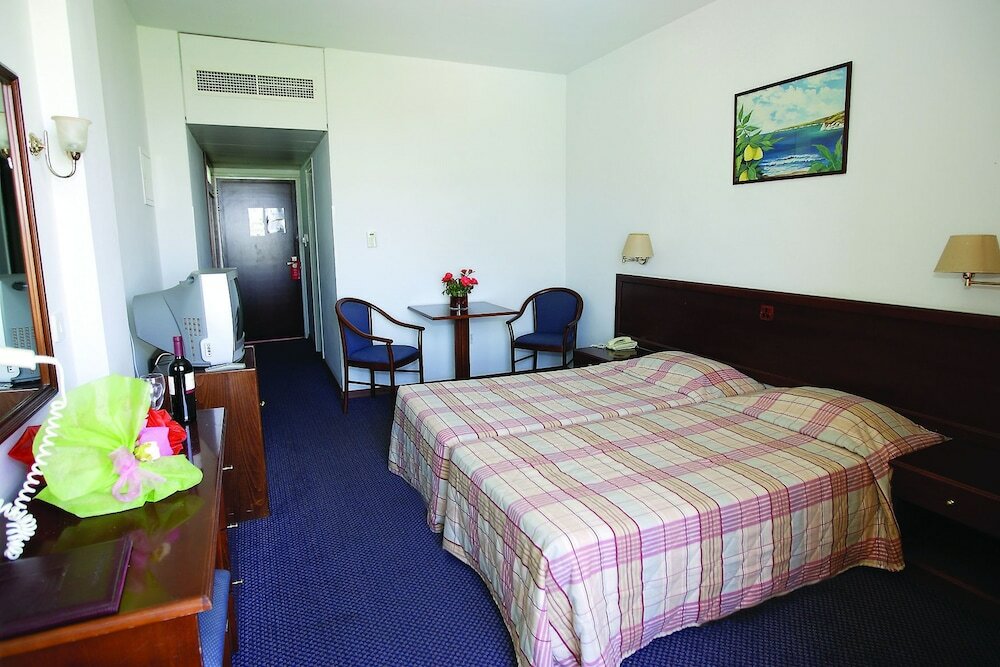 Фото Crown Resorts Henipa