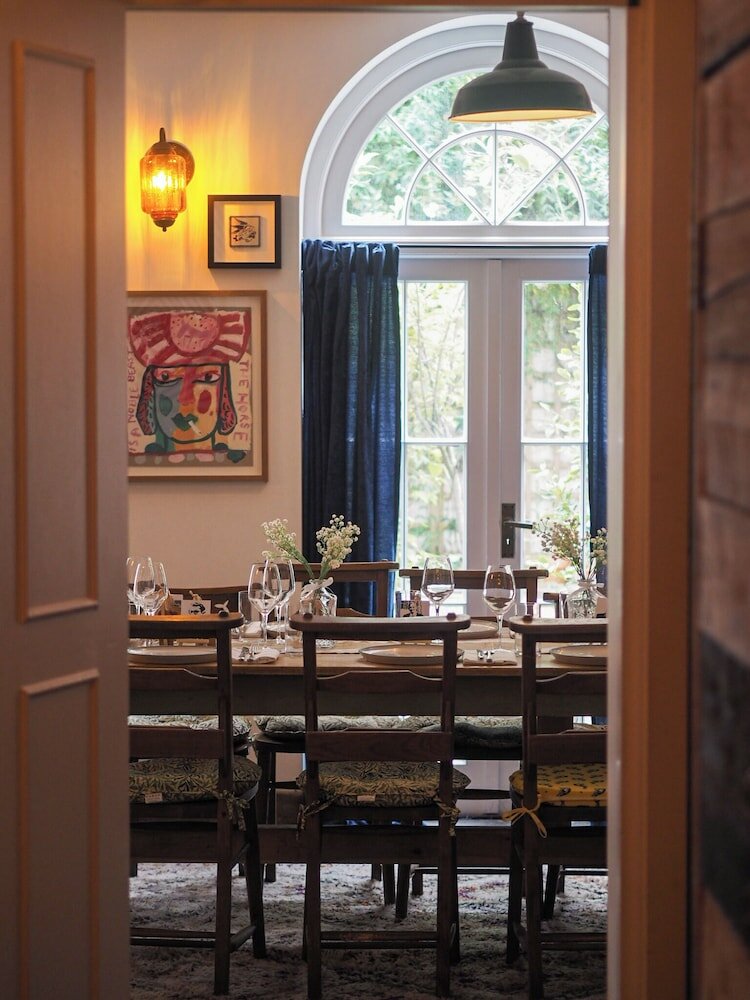 Фото Artist Residence London