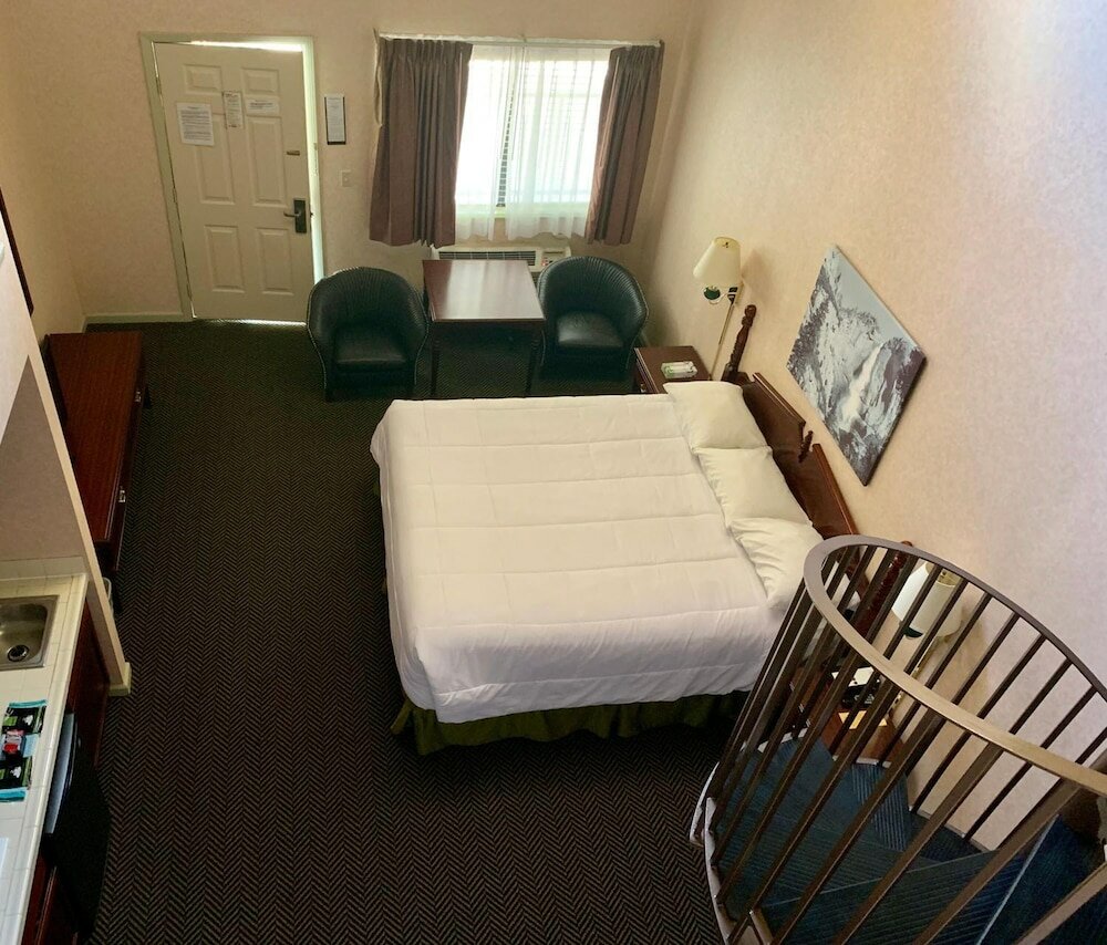 Фото Yosemite View Lodge