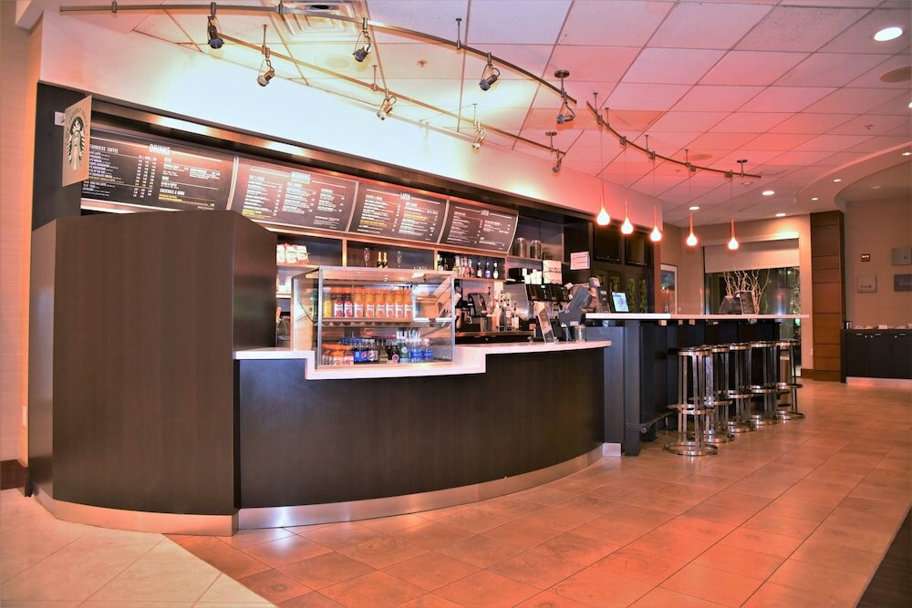 Фото Courtyard by Marriott Boston Waltham