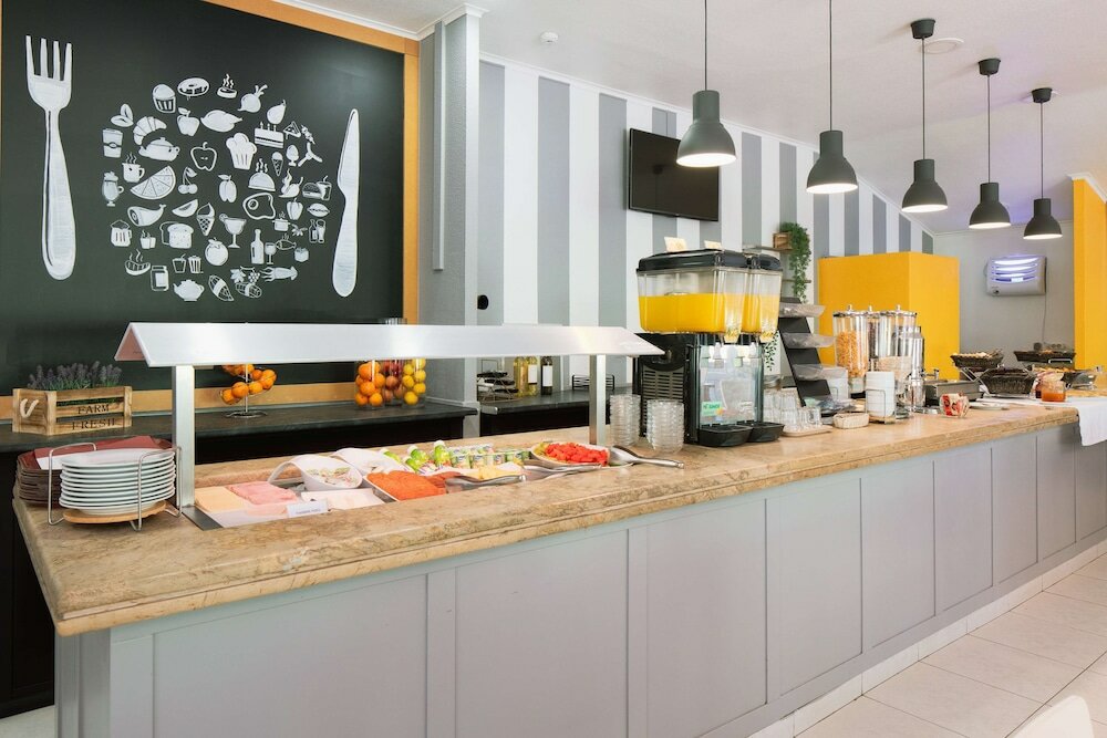 Фото Hotel Campanile Lisbonne Sud - Setubal