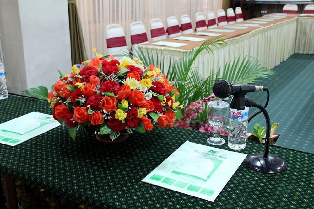 Фото New Grand Park Hotel